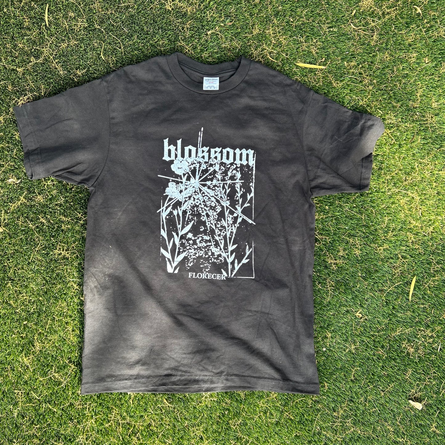 Florecer T-Shirt (Tour Leftover)